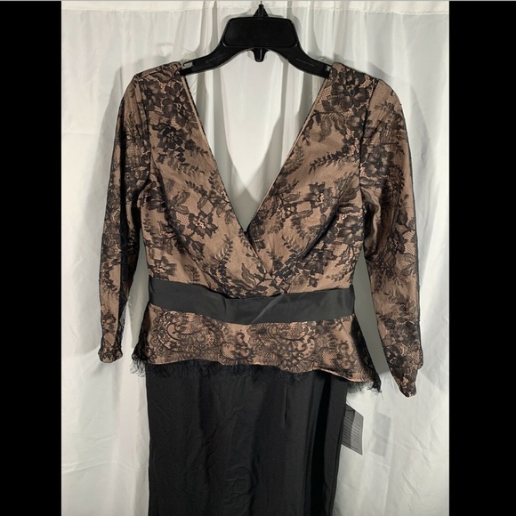NEW $288 JS COLLECTIONS Lace &‎ Crepe Peplum Gown Black/Nude [SZ 6 ] - Picture 5 of 8